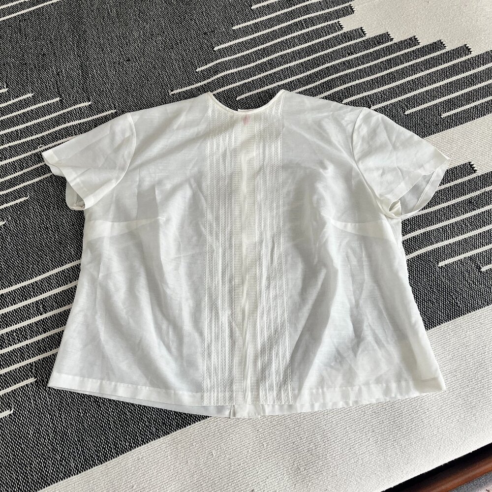 EMBROIDERED VINTAGE BLOUSE PURCHASED IN BARCELONA SIZE M